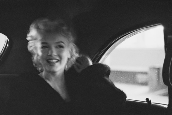 Marilyn in a car