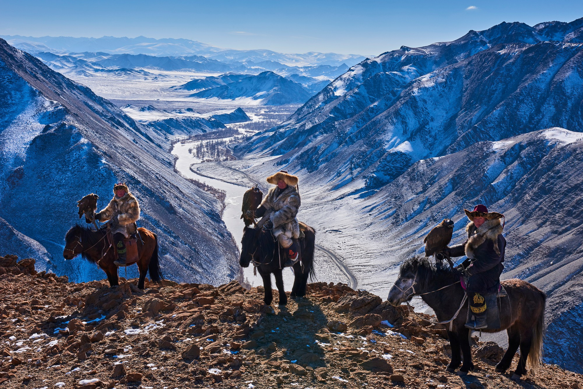 Mongolia, Bayan-Olgii, eagle hunter