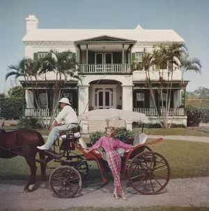 Bermudan Hostess